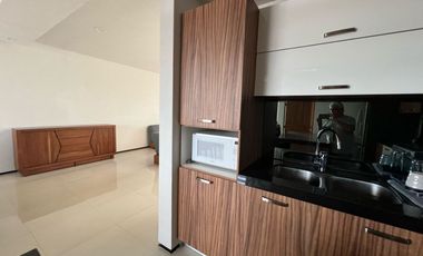 Casa amueblada en Renta en Altozano, Morelia! De 3 niveles Exclusivo fracc. privado, arbolado y con vigilancia 24/7. Disfruta de una vista panorámica