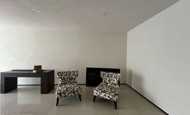 Casa amueblada en Renta en Altozano, Morelia! De 3 niveles Exclusivo fracc. privado, arbolado y con vigilancia 24/7. Disfruta de una vista panorámica