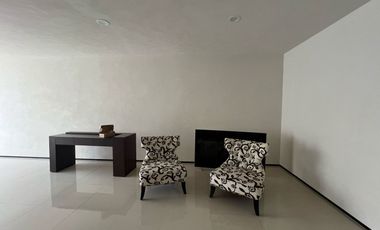 Casa amueblada en Renta en Altozano, Morelia! De 3 niveles Exclusivo fracc. privado, arbolado y con vigilancia 24/7. Disfruta de una vista panorámica