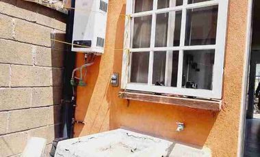 Casa dos recámaras con alberca pasa el transporte en la puerta