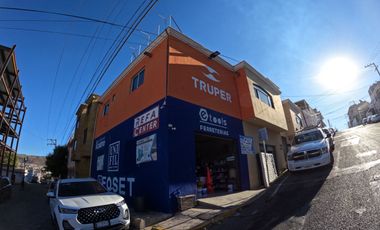 Casa con Locales Comerciales en Venta en Zacatecas, en Col. Lomas de la Pimienta