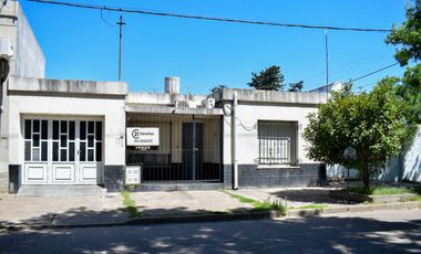 Casa a la venta de dos habitaciones, en Casilda, Santa Fé.