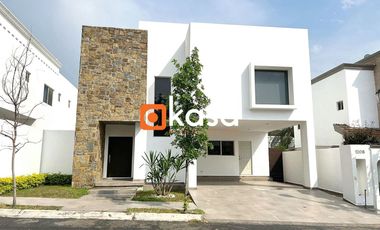 Casa en Renta en Canterías – Carretera Nacional.