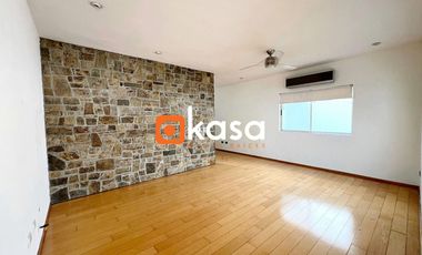 Casa en Renta en Canterías – Carretera Nacional.