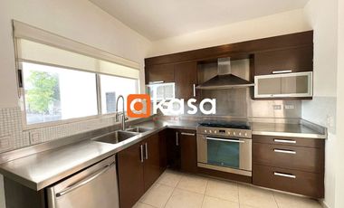 Casa en Renta en Canterías – Carretera Nacional.