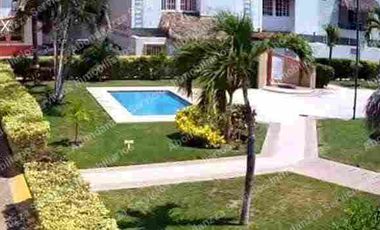 CASA EN VENTA EN ESQUINA EN SALAGUA