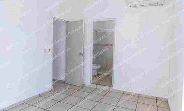 CASA EN VENTA EN ESQUINA EN SALAGUA