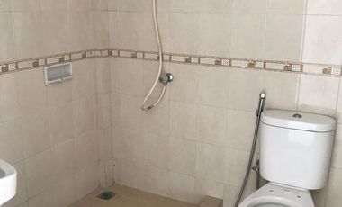 Hadap Jalan!! JUAL/SEWA Rukan / Ruko Exclusive Pantai Indah Kapuk PIK 4,5 Lantai Luas 75m2