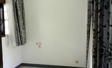 Rumah Hook Luas Tengah Kota Area Turangga dkt Karawitan Buah Batu