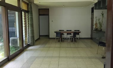 Rumah Hook Luas Tengah Kota Area Turangga dkt Karawitan Buah Batu