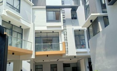 𝑹𝒂𝒓𝒆 𝑴𝒐𝒅𝒆𝒓𝒏 4-𝑺𝒕𝒐𝒓𝒆𝒚 𝑺𝒂𝒏 𝑱𝒖𝒂𝒏 𝑺𝒎𝒂𝒓𝒕 𝑯𝒐𝒖𝒔𝒆, 4𝑩𝑹, 𝑰𝒏𝒗𝒆𝒔𝒕𝒎𝒆𝒏𝒕-𝑮𝒓𝒂𝒅𝒆