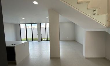CASA NUEVA EN RENTA SOLARES COTO 7 SENDEIRA ZAPOPAN JALISCO