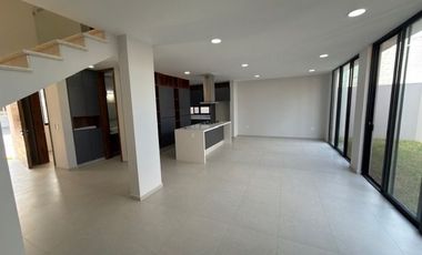 CASA NUEVA EN RENTA SOLARES COTO 7 SENDEIRA ZAPOPAN JALISCO
