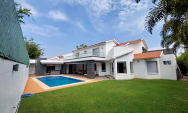 Casa en Fraccionamiento en Lomas de Cocoyoc, Morelos.