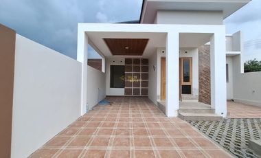 RUMAH SIAP HUNI, MINIMALIS, DEKAT KAMPUS UPN JOGJA