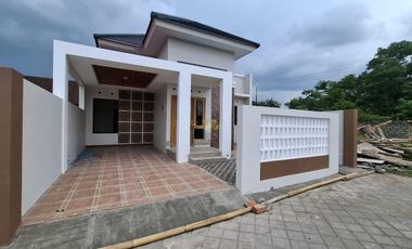 RUMAH SIAP HUNI, MINIMALIS, DEKAT KAMPUS UPN JOGJA