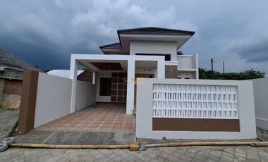 RUMAH SIAP HUNI, MINIMALIS, DEKAT KAMPUS UPN JOGJA