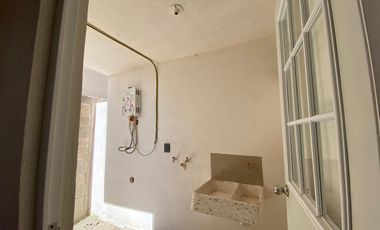 DEPARTAMENTO EN EL MARQUEZ EN PLANTA BAJA CERCA DEL UQO