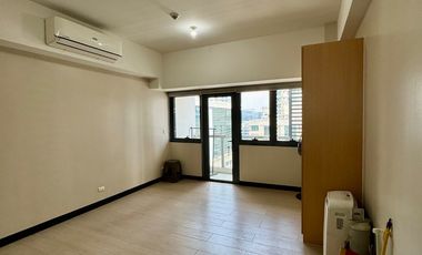 Salcedo Skysuites Condo For Sale Makati Studio Semi Furnished with Balcony