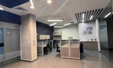 Oficina en renta ubicada en ORVIT, cerca autopista Mexico-Qro y de Bernardo Quintana en Querétaro