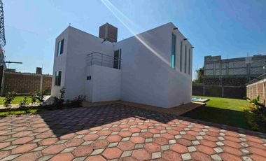 CASA EN VENTA CON GRAN TERRENO EN CUAUTLA MORELOS