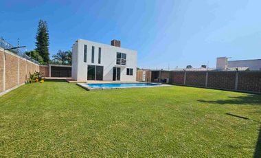 CASA EN VENTA CON GRAN TERRENO EN CUAUTLA MORELOS