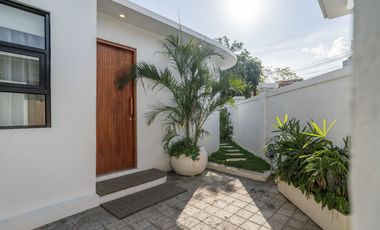 Minimalist modern villa in Nusa dua in villa complex