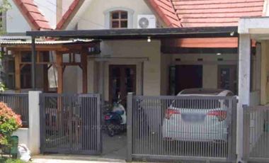 Di sewakan Rumah bagus Di antapani