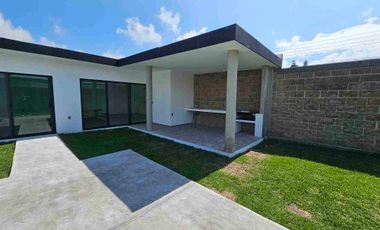 CASA CON GRAN TERRENO EN VENTA EN CUAUTLA MORELOS