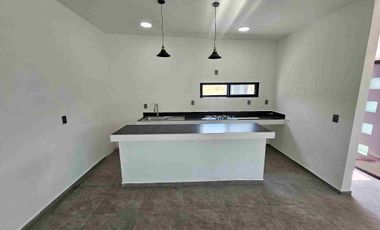 CASA CON GRAN TERRENO EN VENTA EN CUAUTLA MORELOS