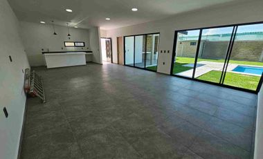 CASA CON GRAN TERRENO EN VENTA EN CUAUTLA MORELOS