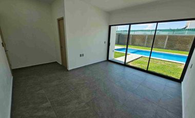 CASA CON GRAN TERRENO EN VENTA EN CUAUTLA MORELOS