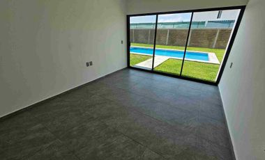 CASA CON GRAN TERRENO EN VENTA EN CUAUTLA MORELOS