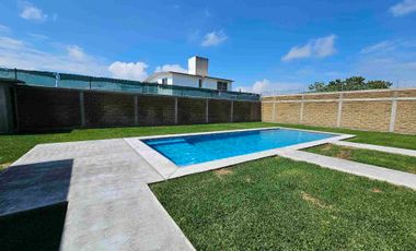 CASA CON GRAN TERRENO EN VENTA EN CUAUTLA MORELOS