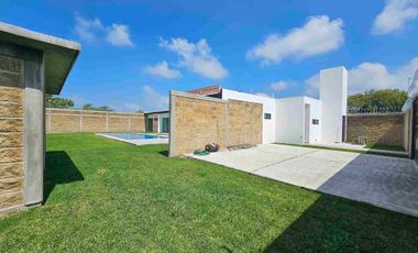 CASA CON GRAN TERRENO EN VENTA EN CUAUTLA MORELOS