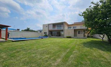 venta de casa en oaxtepec morelos en fraccionamiento, con 6 recámaras