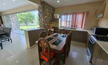 venta de casa en oaxtepec morelos en fraccionamiento, con 6 recámaras