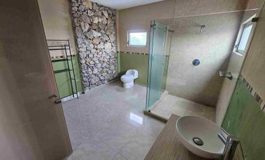 venta de casa en oaxtepec morelos en fraccionamiento, con 6 recámaras