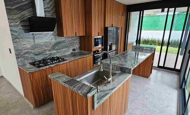 CASA EN VENTA DE LUJO EN LOMAS DE COCOYOC EN MORELOS