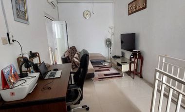 For Sell House 100 Meter SHM House in Graha Raya area, Semi Furnished