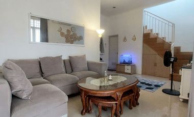 For Sell House 100 Meter SHM House in Graha Raya area, Semi Furnished