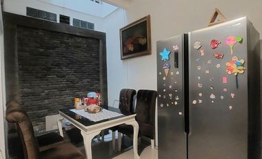 For Sell House 100 Meter SHM House in Graha Raya area, Semi Furnished