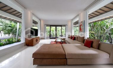 Exquisite Freehold Resort-Style Villa Complex in Nyambu – A Private Haven of Elegance, Nature, and Investment Potential in Bali’s Property Market