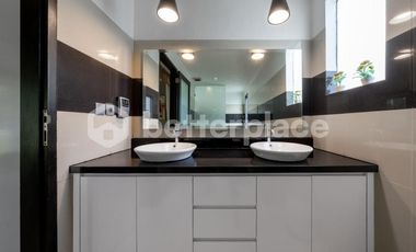 Exquisite Freehold Resort-Style Villa Complex in Nyambu – A Private Haven of Elegance, Nature, and Investment Potential in Bali’s Property Market