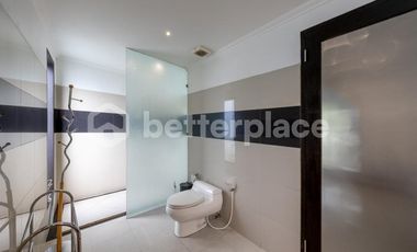 Exquisite Freehold Resort-Style Villa Complex in Nyambu – A Private Haven of Elegance, Nature, and Investment Potential in Bali’s Property Market