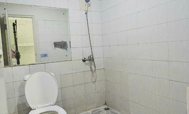 Disewakan Rumah 5 kamar tidur Bagus Baru Direnovasi Di Taman Modern di Cakung - Jakarta Timur