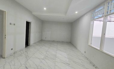 Disewakan Rumah 5 kamar tidur Bagus Baru Direnovasi Di Taman Modern di Cakung - Jakarta Timur