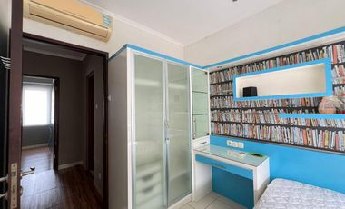 Sewa Rumah 2 Lantai di Townhouse Cosmo Park Dekat Thamrin, Tanah Abang dan SCBD