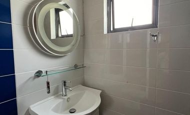 Sewa Rumah 2 Lantai di Townhouse Cosmo Park Dekat Thamrin, Tanah Abang dan SCBD