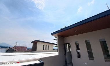 DIJUAL Rumah VILLA BARU SIAP HUNI Lokasi di Cluster Exclusive Cigadung  Dekat dengan Resort Dago Pakar Bandung